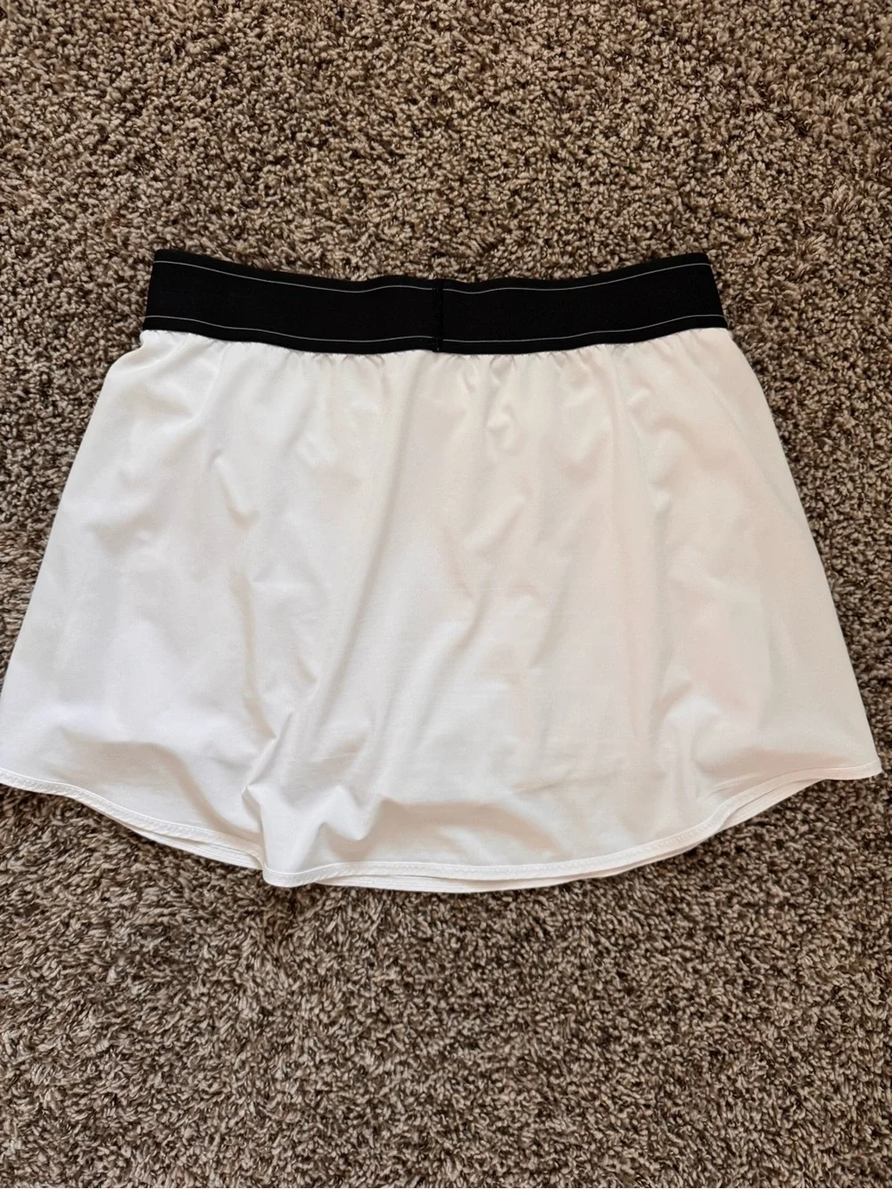 ALO Yoga White Athletic Skort with Black Waistband